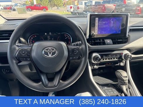 Used 2025 Toyota RAV4 XLE image 17