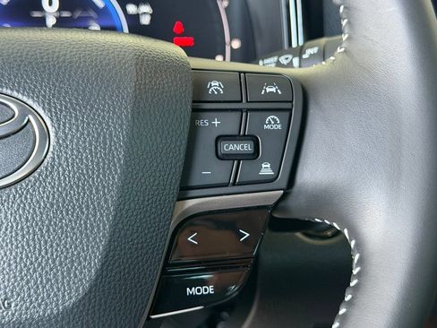 Used 2026 Toyota Camry SE FWD image 25