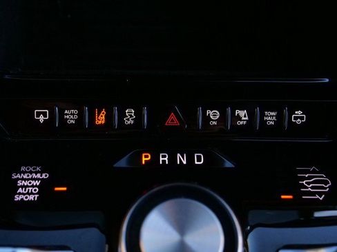 Used 2022 Jeep Grand Wagoneer Series III w/ Rear Seat Video Group 1 image 19