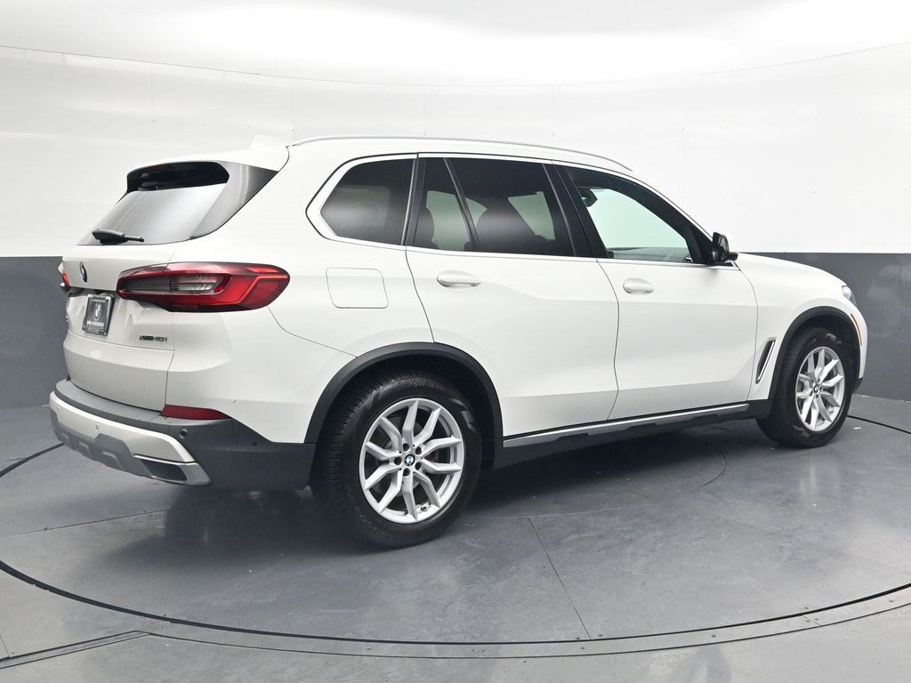 Used 2019 BMW X5 xDrive40i w/ Convenience Package AWD/4WD image 4