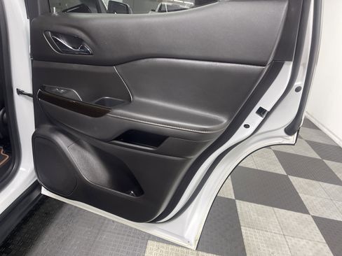 Used 2023 GMC Acadia AT4 image 19