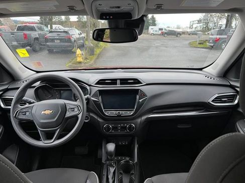 Used 2023 Chevrolet TrailBlazer LT w/ Convenience Package image 13