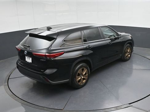 Used 2023 Toyota Highlander Bronze Edition image 40