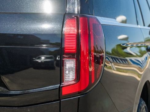 Used 2025 Ford Expedition Active AWD/4WD image 8
