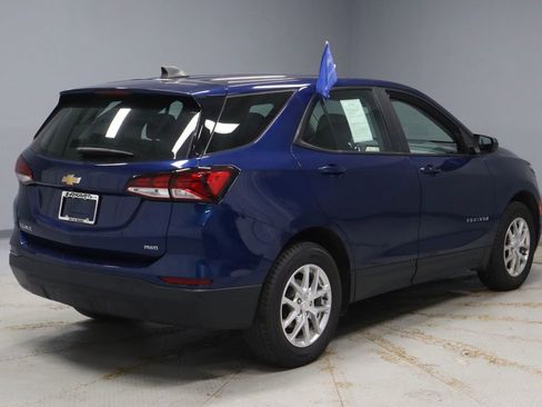 Used 2022 Chevrolet Equinox LS image 9
