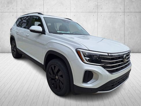 New 2026 Volkswagen Atlas SE image 6