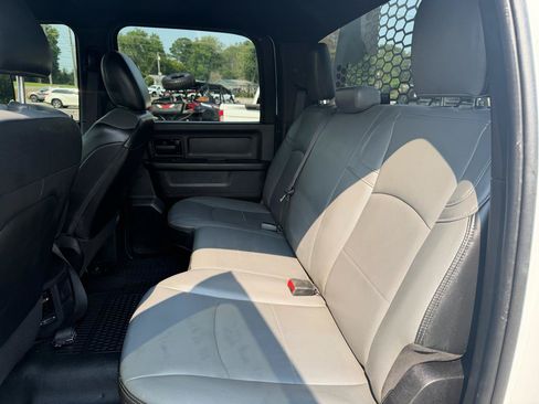 Used 2022 RAM 3500 Tradesman w/ Chrome Appearance Group AWD/4WD image 11