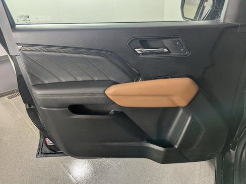 Used 2023 GMC Canyon AT4 w/ Technology Package image 10