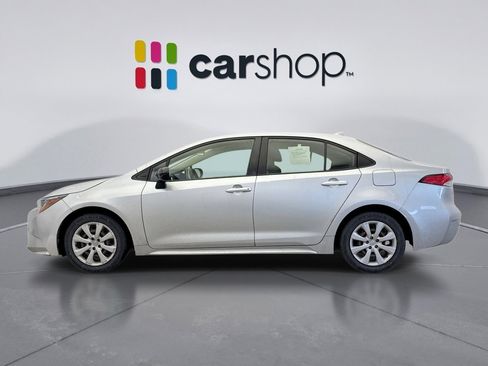 Used 2020 Toyota Corolla LE image 2