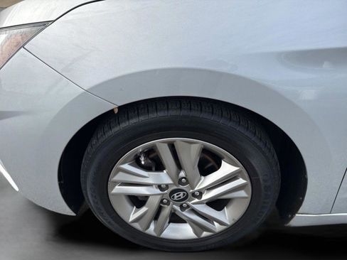 Used 2019 Hyundai Elantra SEL image 17