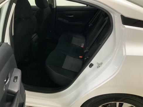 Used 2021 Nissan Sentra SV FWD image 14