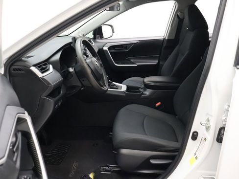 Used 2020 Toyota RAV4 LE FWD image 14