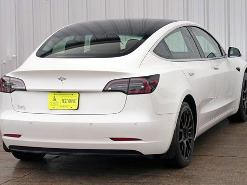 Used 2019 Tesla Model 3 Standard Range Plus image 51