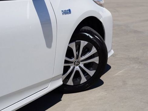 Certified 2022 Toyota Prius Prime LE FWD image 9