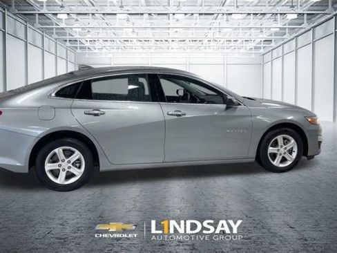 Used 2024 Chevrolet Malibu LT FWD image 2