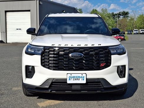 Used 2025 Ford Explorer ST AWD/4WD image 2
