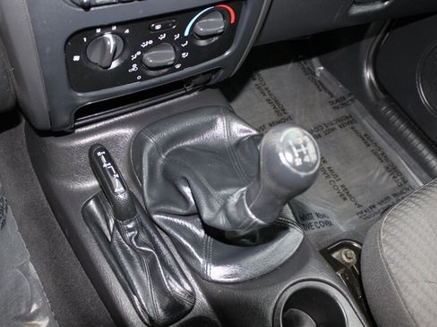 Used 2004 Jeep Liberty Sport w/ PWR Convenience Group AWD/4WD image 12