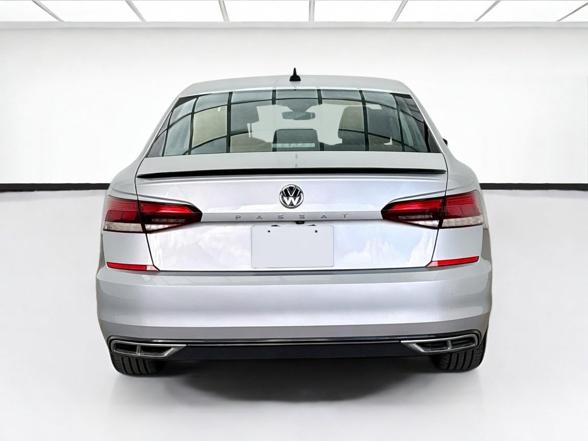 Used 2020 Volkswagen Passat 2.0T R-Line FWD image 5