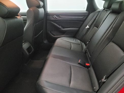 Used 2018 Honda Accord Sport image 18