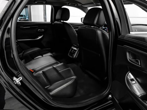 Used 2017 Chevrolet Impala LT FWD image 34
