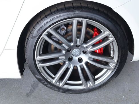 Used 2018 Maserati Ghibli S GranLusso RWD image 41