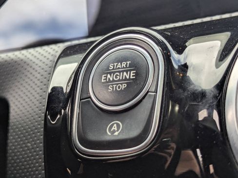 Used 2020 Mercedes-Benz CLA 250 image 34