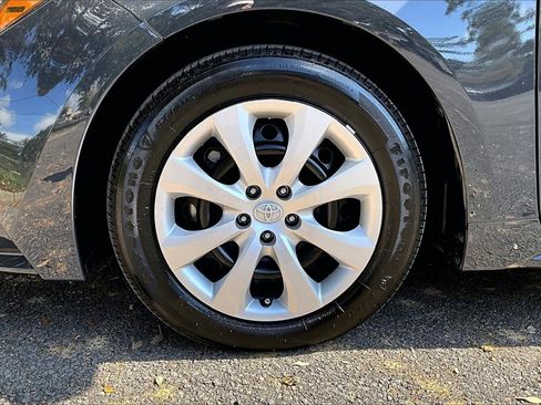 Certified 2024 Toyota Corolla LE image 31