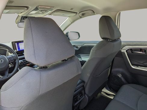 Used 2023 Toyota RAV4 XLE FWD image 17