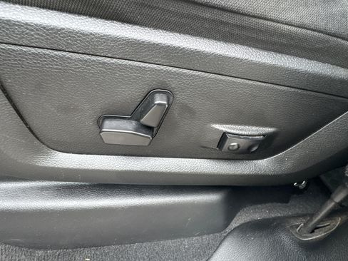 Used 2025 RAM 2500 Big Horn AWD/4WD image 10