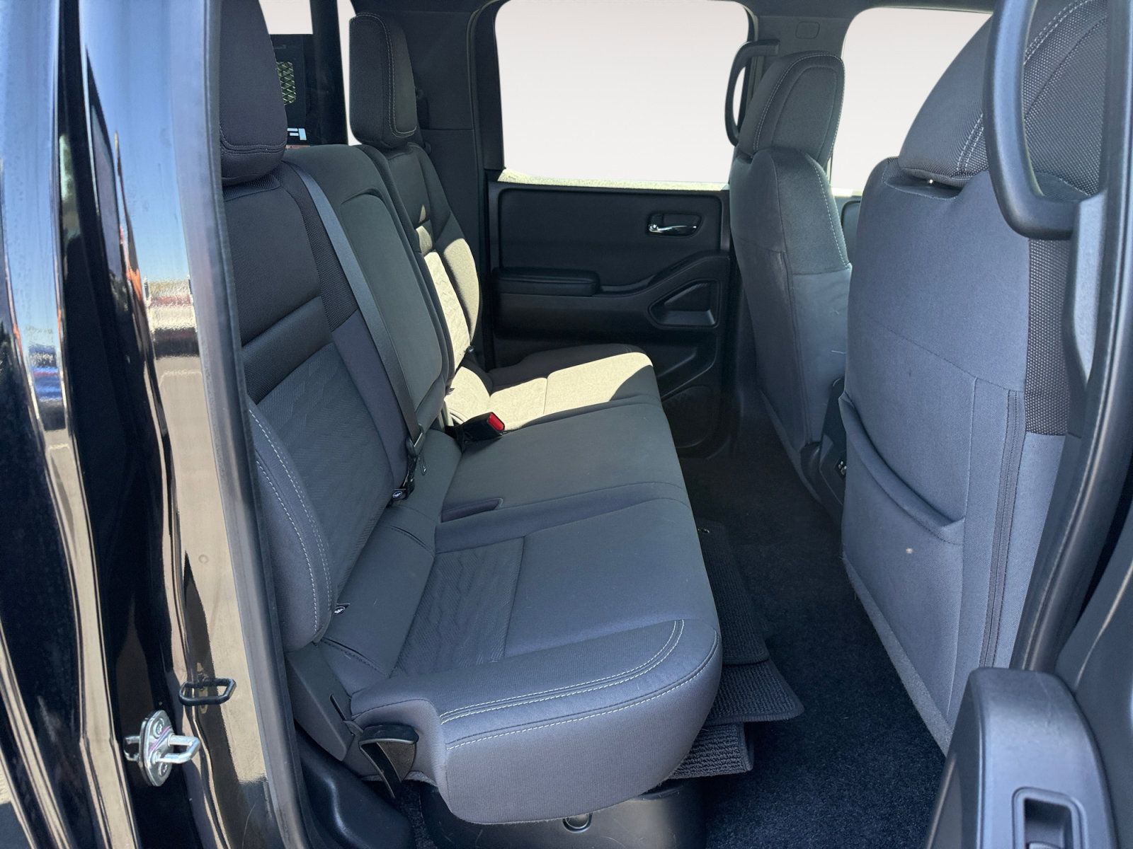 Used 2023 Nissan Frontier SV w/ Midnight Edition Package RWD image 18