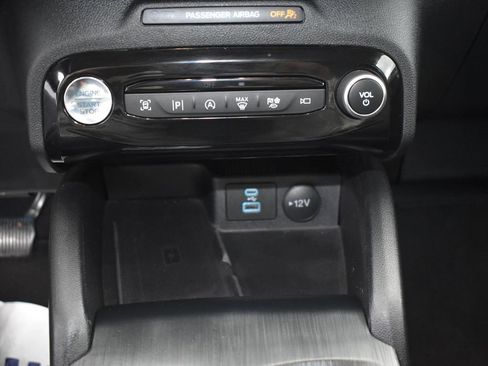 Used 2023 Ford Escape Platinum image 12