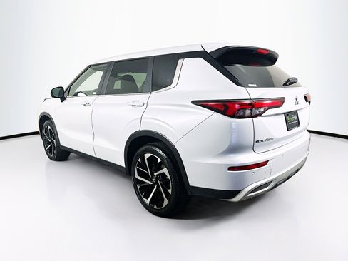 Used 2024 Mitsubishi Outlander SE image 5