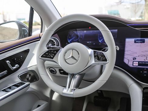 New 2024 Mercedes-Benz EQE 500 4MATIC Sedan image 12