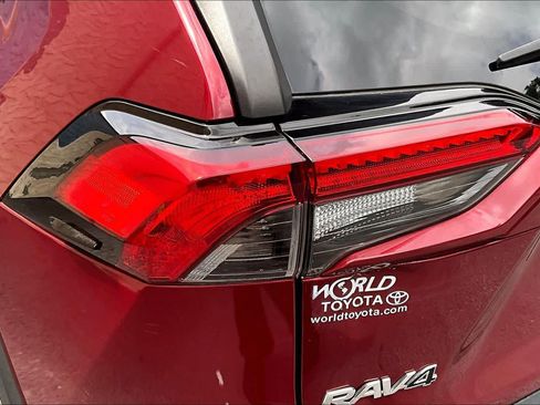 Used 2019 Toyota RAV4 LE FWD image 29