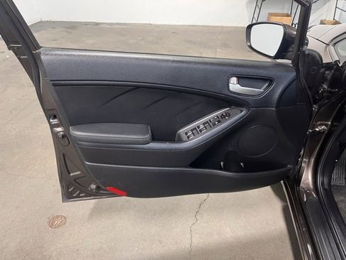 Used 2017 Kia Forte LX image 24