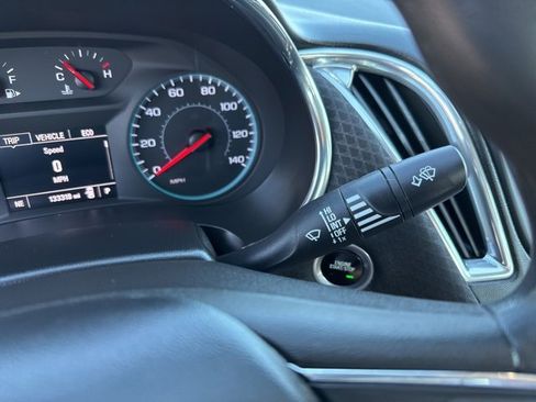 Used 2017 Chevrolet Malibu LT image 20