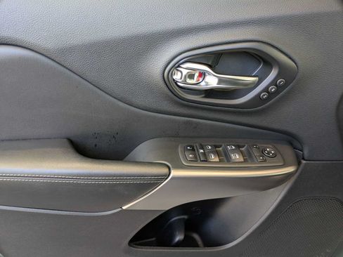 Used 2021 Jeep Cherokee Limited AWD/4WD image 6