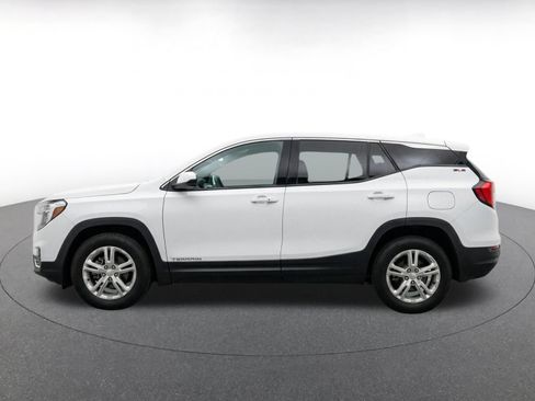 Used 2024 GMC Terrain SLE AWD/4WD image 4