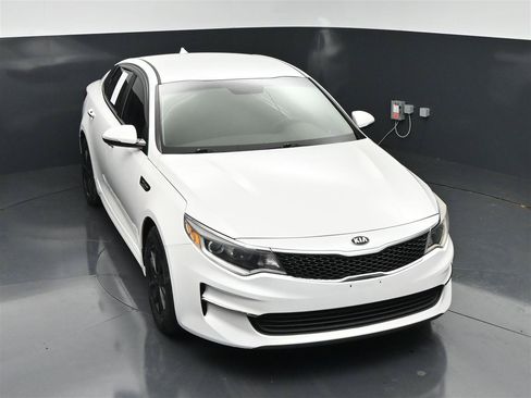Used 2018 Kia Optima LX FWD image 21