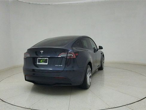 Used 2024 Tesla Model Y Long Range image 72