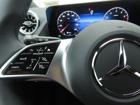 Certified 2025 Mercedes-Benz GLA 250 GLA 250 image 11