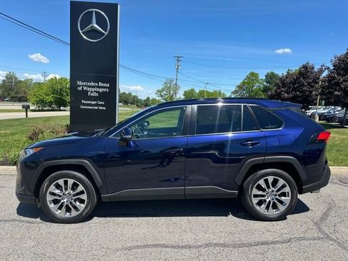 Used 2021 Toyota RAV4 XLE Premium AWD/4WD image 2