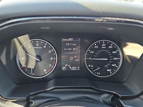 Used 2022 Subaru Outback Premium image 9