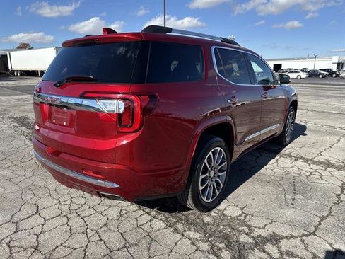 Used 2023 GMC Acadia Denali image 4