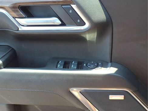 Used 2025 Chevrolet Silverado 1500 LT Trail Boss w/ Convenience Package II AWD/4WD image 18