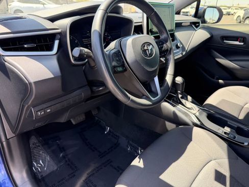 Used 2023 Toyota Corolla SE w/ Carpet Mat Package (TMS) FWD image 2