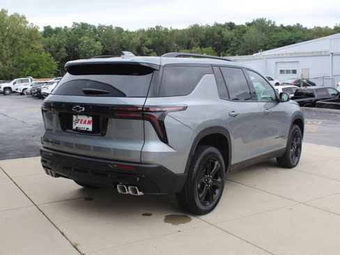 New 2027 Chevrolet Traverse LT w/ Midnight/Sport Edition AWD/4WD image 4