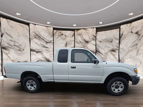 Used 1999 Toyota Tacoma 4x4 Xtracab V6 image 4