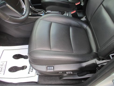 Used 2019 Buick Encore Essence w/ Experience Buick Package AWD/4WD image 5