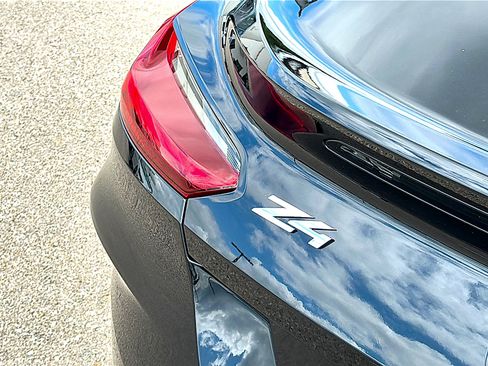 New 2026 BMW Z4 M40i w/ Premium Package RWD image 9